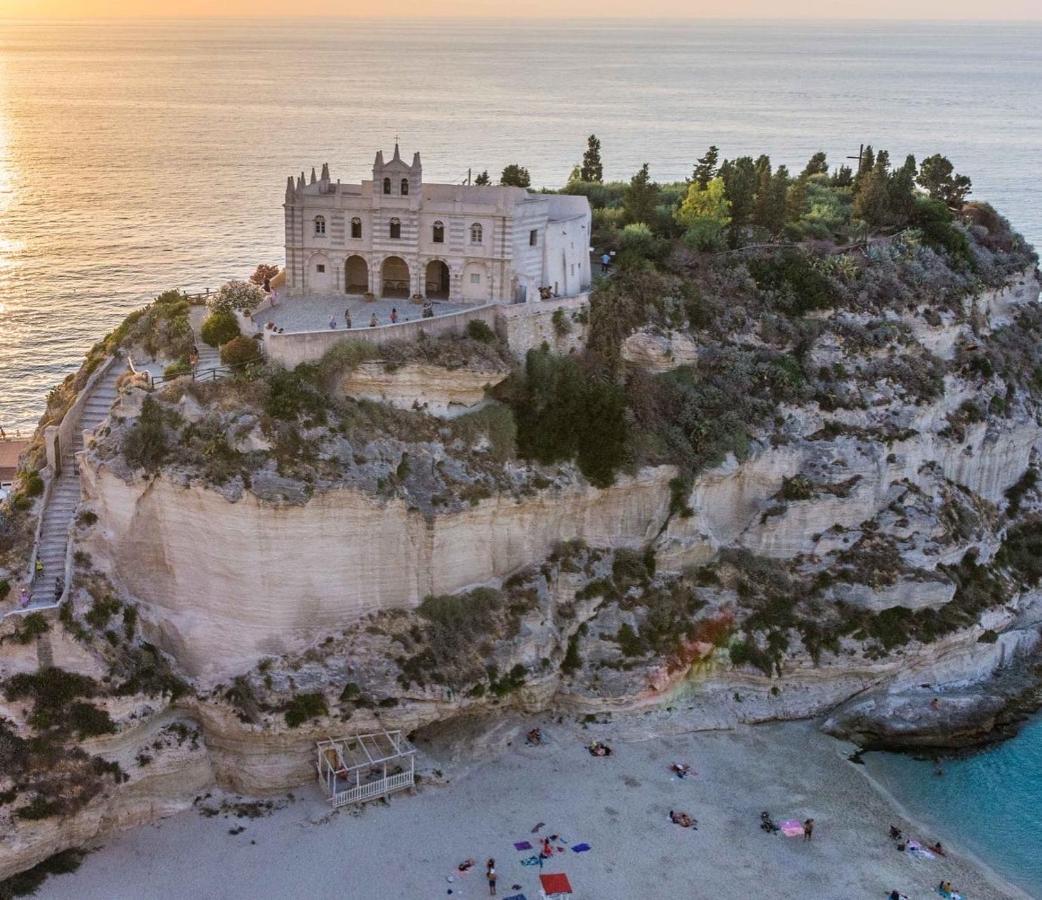 Lady White Hotel Tropea Exterior photo